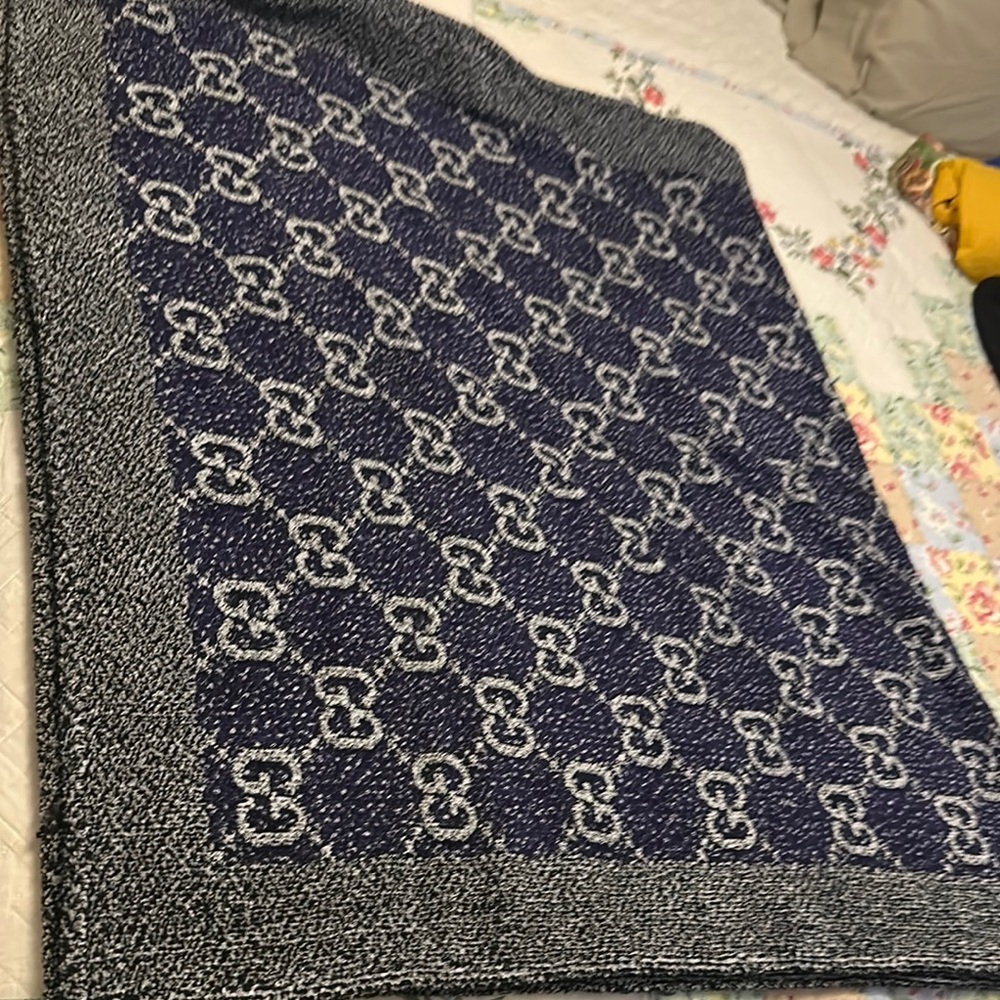 Gucci GG jumbo beach, blanket, Blue and White Patterned